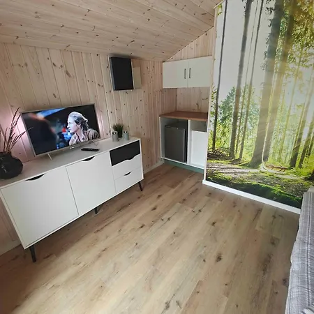 בית נופש Stylish Shelter Insulated For Use Year *